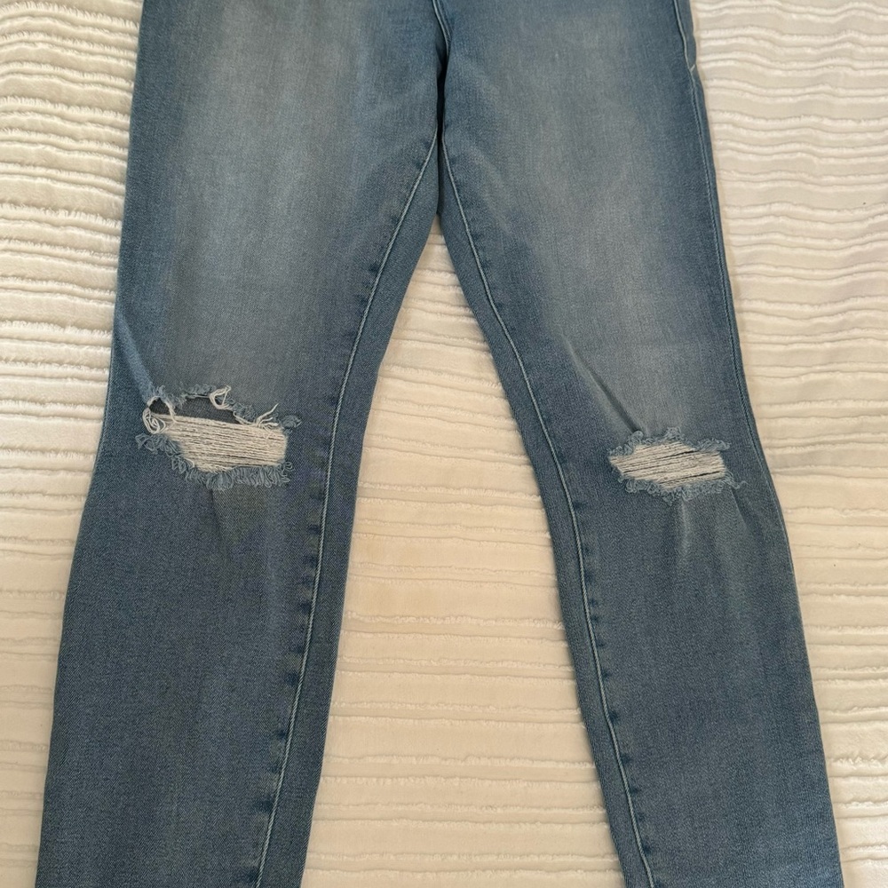 Good American Blue Skinny Jeans with Distressed Details